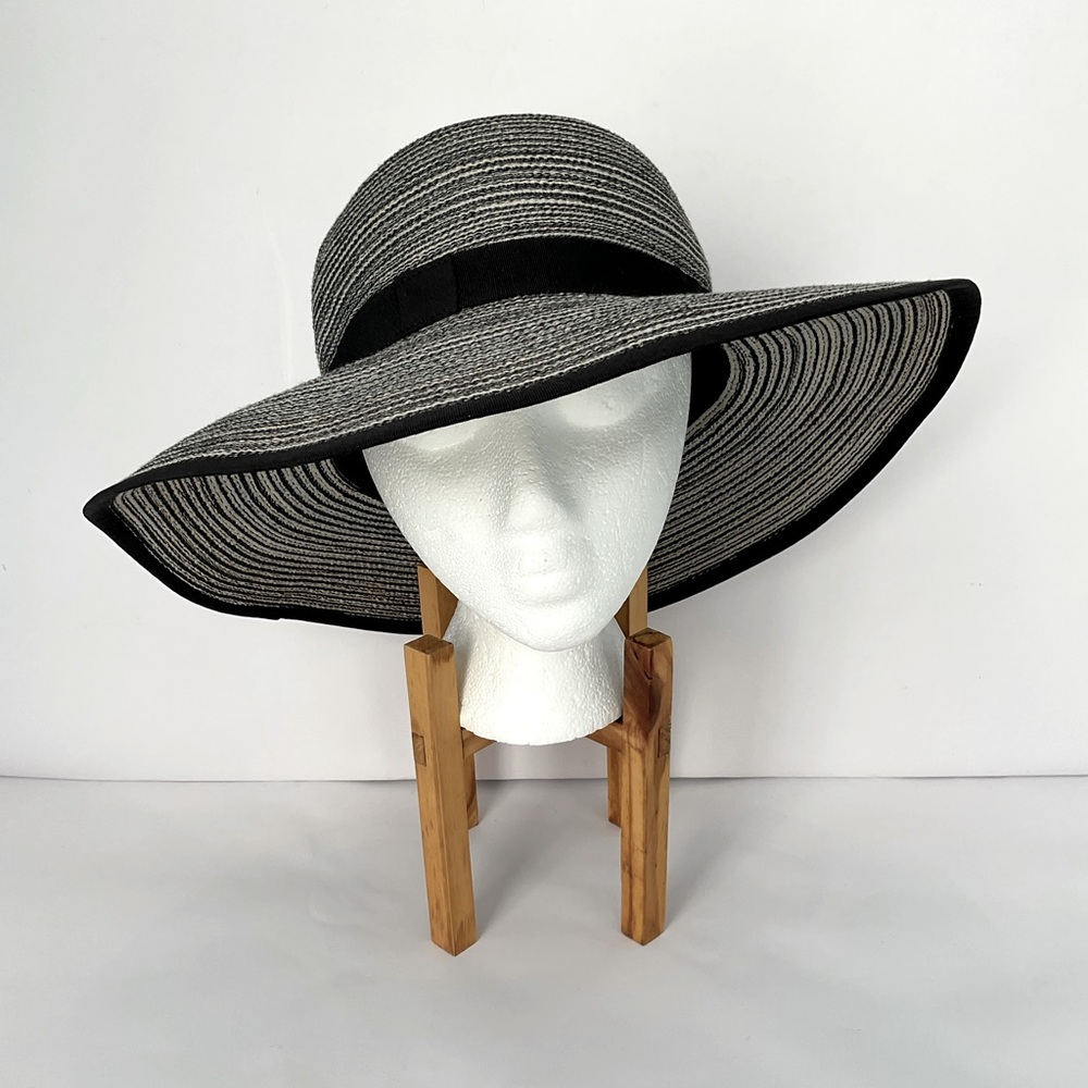 Women’s Solar Escape Elegant Black and Gray Sun Hat